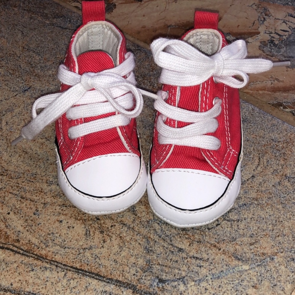 Baby chuck Ts